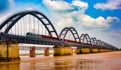 Godavari Arch Bridge at Rajahmundry, start of the Rajahmundry to Papikondalu boating tour